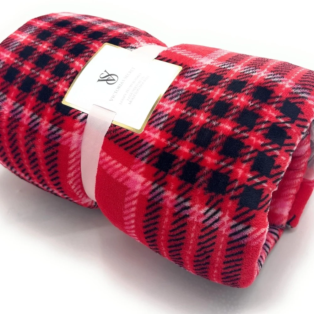 VICTORIA'S SECRET Red/Pink Plaid COZY Sherpa Throw Blanket